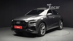 2022 Audi Q8 55 TFSI Quattro Premium — фото 1