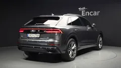2022 Audi Q8 55 TFSI Quattro Premium — фото 2