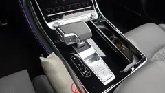 2022 Audi Q8 55 TFSI Quattro Premium — фото 9