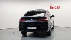 2022 BMW X4 xDrive20i M Sport — фото 4