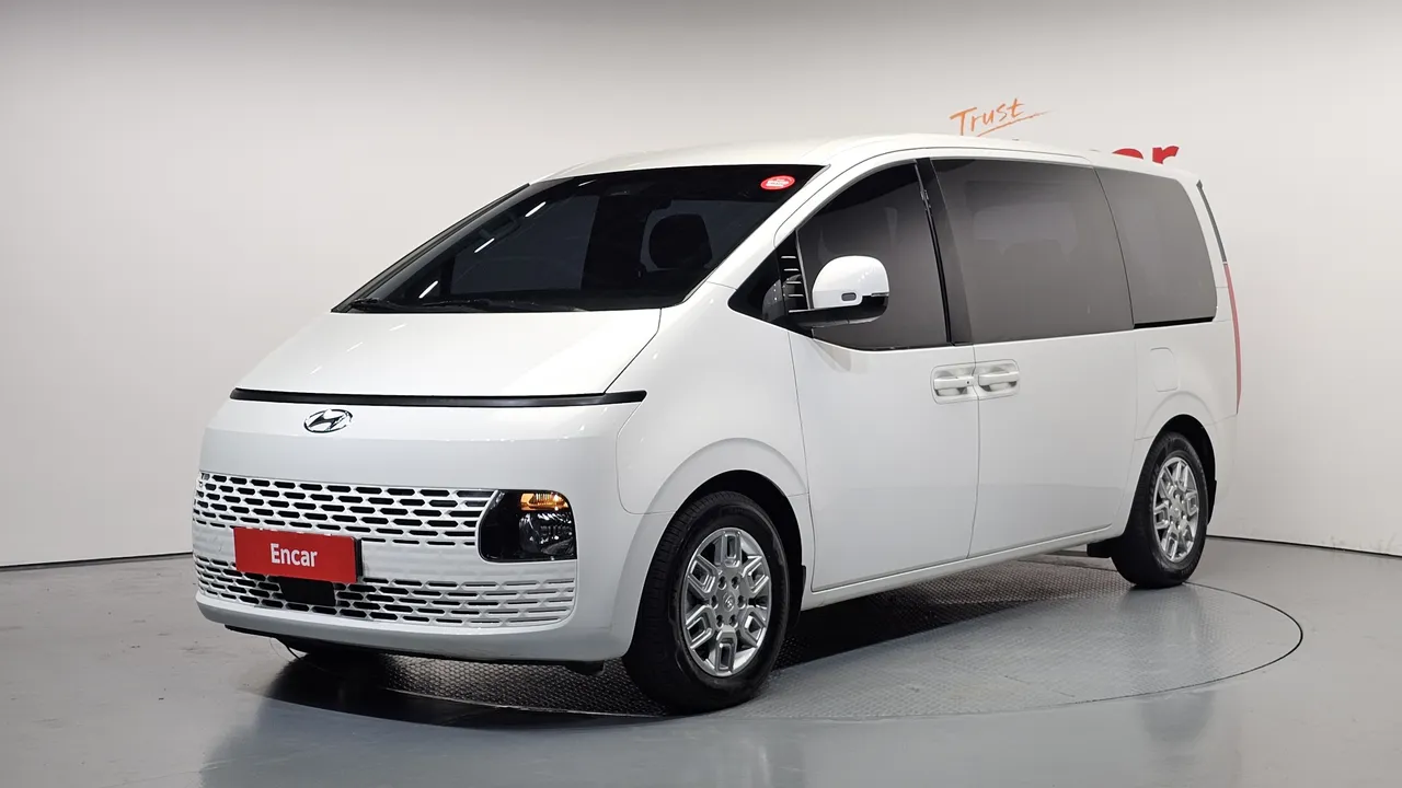 2023 Hyundai Staria Tourer 11-Seater