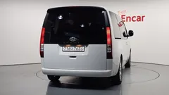 2023 Hyundai Staria Tourer 11-Seater — фото 4