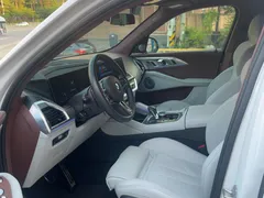 2023 BMW XM 4.4, белый — фото 8