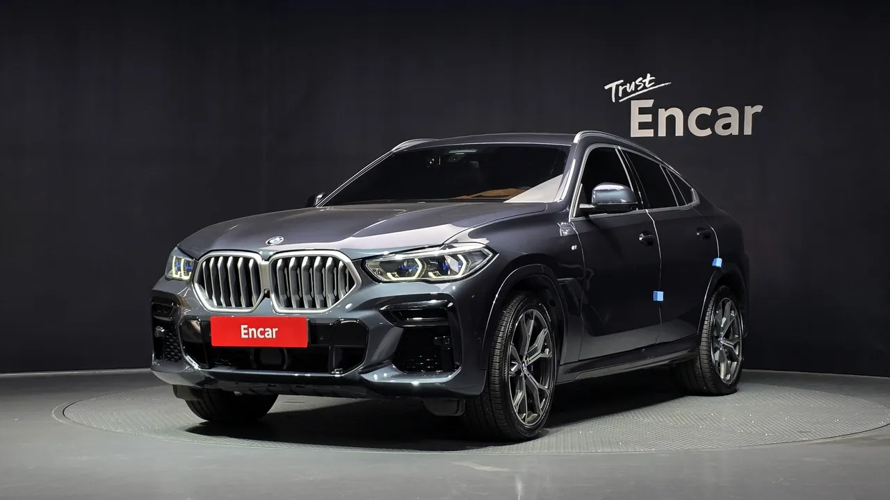 2022 BMW X6 xDrive40i M Sport