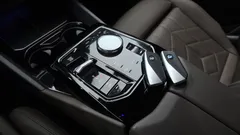 2024 BMW 5-Series 520i — фото 9