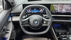 2024 BMW 5-Series 520i — фото 13