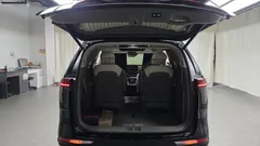 2023 Kia Carnival Diesel 9-Seater Hi-Limousine — фото 17
