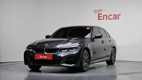 2022 BMW 3-Series 320e M Sports