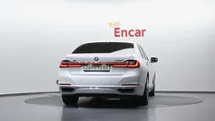 2022 BMW 7-Series 730d xDrive Design Pure Excellence, белый — фото 4