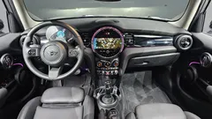 2022 Mini Cooper 5-Door Classic Plus — фото 7