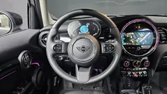 2022 Mini Cooper 5-Door Classic Plus — фото 13