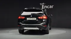 2022 BMW X1 xDrive 20i xLine — фото 4