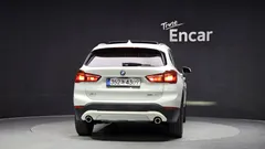 2022 BMW X1 xDrive 20i xLine, белый — фото 4