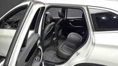 2022 BMW X1 xDrive 20i xLine, белый — фото 11