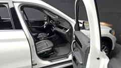 2022 BMW X1 xDrive 20i xLine, белый — фото 19