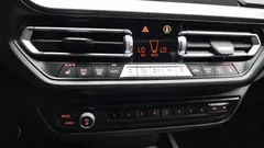 2022 BMW 2-Series 220i M Sports — фото 17