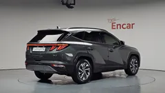2021 Hyundai Tucson Inspiration 2WD, серый — фото 2