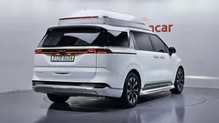 2023 Kia Carnival Diesel 7-Seater Hi-Limousine — фото 2