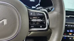 2023 Kia Carnival Diesel 7-Seater Hi-Limousine — фото 16