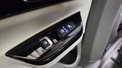 2023 Kia Carnival Diesel 7-Seater Hi-Limousine — фото 19