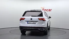 2022 Volkswagen Tiguan 2.0 TSI Prestige — фото 4