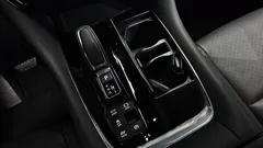 2024 Toyota Alphard 2.5 HEV Executive AWD, чёрный — фото 9