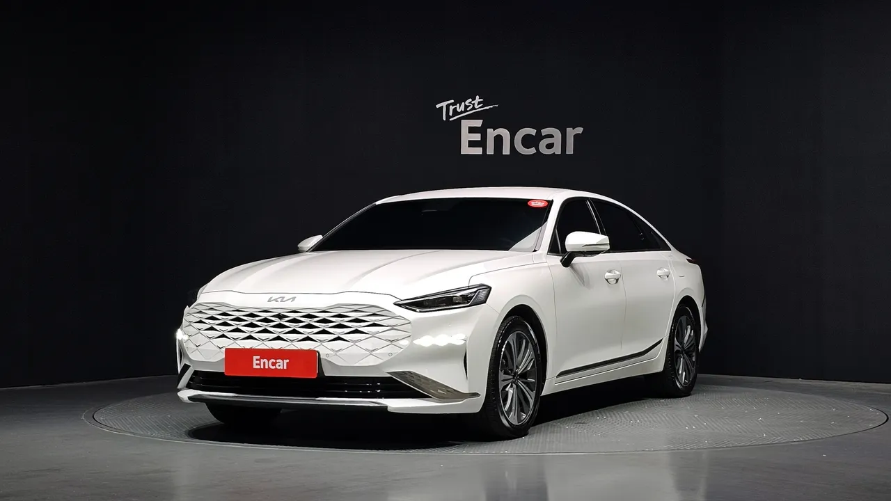 2023 Kia K8 Signature
