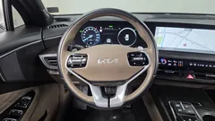2023 Kia K8 Signature — фото 13