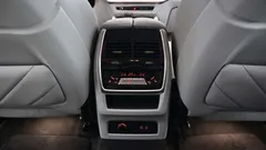 2023 BMW XM 4.4, красный — фото 18