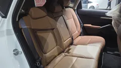 2023 Kia Seltos Gasoline 1.6 Turbo 2WD, белый — фото 11