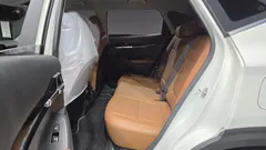 2023 Kia Seltos Gasoline 1.6 Turbo 2WD, белый — фото 12