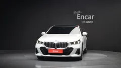 2024 BMW 5-Series 520i M Sport, белый — фото 3