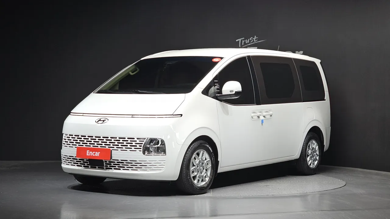 2023 Hyundai Staria Cargo 3-Seater