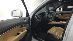 2023 Volvo XC90 T8 Ultimate Bright Hybrid — фото 10