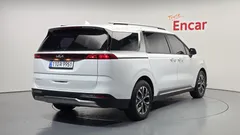 2023 Kia Carnival Diesel 9-Seater Signature — фото 2