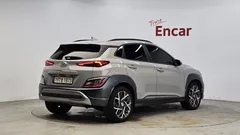 2023 Hyundai Kona Inspiration, серо-серебристый — фото 2
