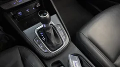 2023 Hyundai Kona Inspiration, серо-серебристый — фото 9