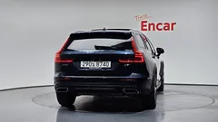 2021 Volvo V60 B5 Pro AWD, синий — фото 4