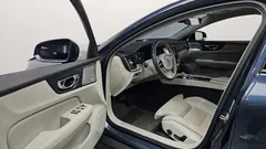 2021 Volvo V60 B5 Pro AWD, синий — фото 10