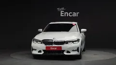 2022 BMW 3-Series 320d Luxury — фото 3