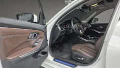 2022 BMW 3-Series 320d Luxury — фото 10