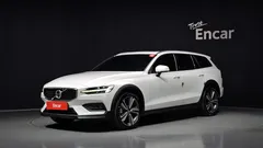 2021 Volvo V60 B5 Pro AWD, белый — фото 1