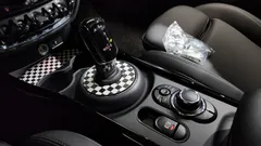 2023 Mini Clubman Classic Launch Pack, чёрный — фото 9