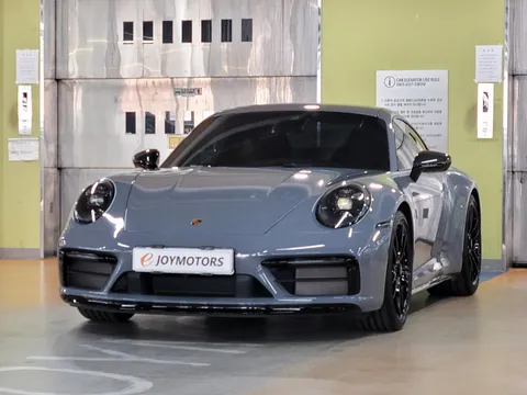 2024 Porsche 911 Carrera 4 GTS