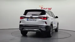 2022 Kia Seltos Gasoline 1.6 Turbo 2WD, белый — фото 4