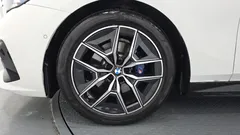 2024 BMW 5-Series 520i M Sport, белый — фото 5