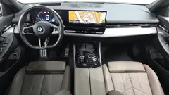 2024 BMW 5-Series 520i M Sport, белый — фото 7