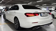 2022 Mercedes-Benz E-Class E220d 4MATIC AMG Line — фото 6
