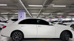 2022 Mercedes-Benz E-Class E220d 4MATIC AMG Line — фото 9