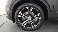 2022 Volvo XC40 B4 Inscription, чёрный — фото 5